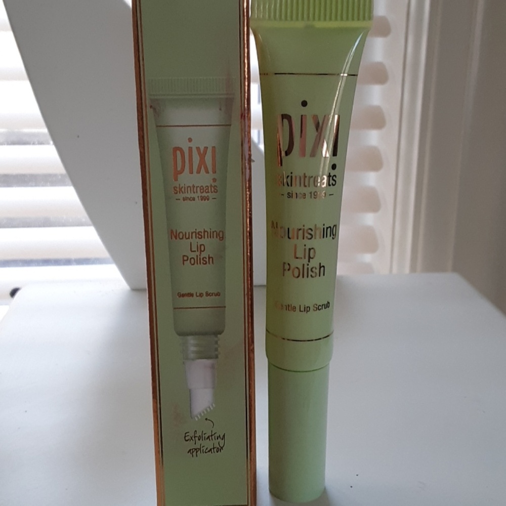 PIXIE LIP POLISHING
